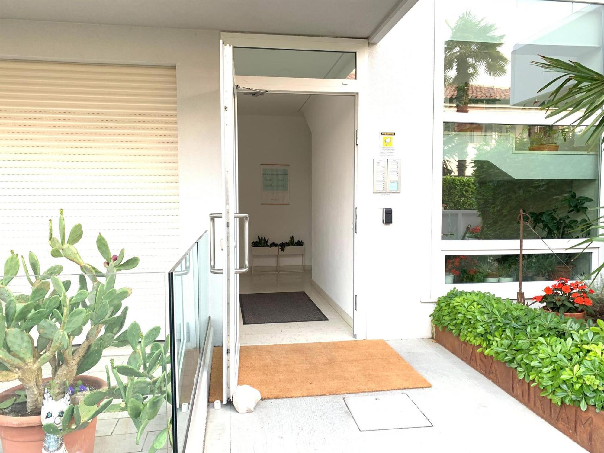 Dainese Apartments, Casa Miriam Lido di Jesolo Exteriör bild